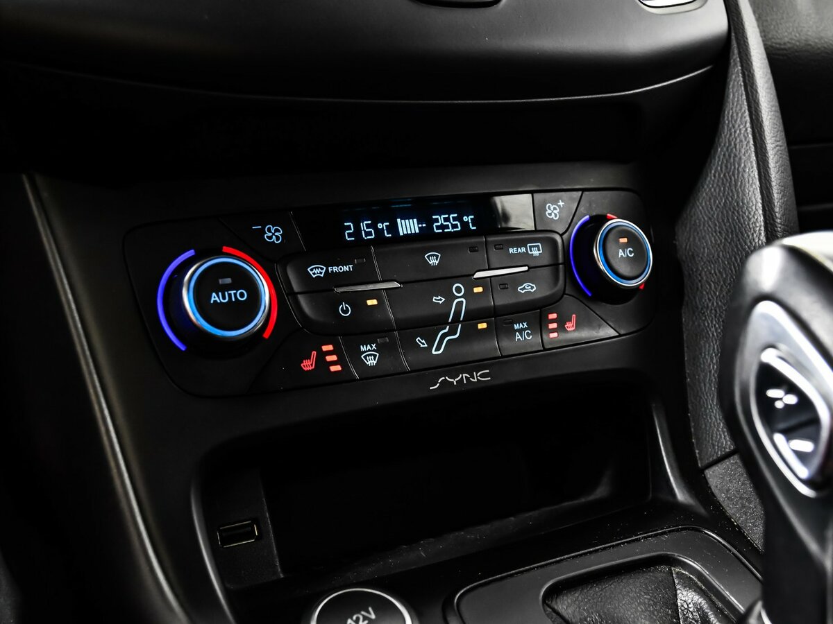 Ford Focus III Рестайлинг, 2015 Фото №14