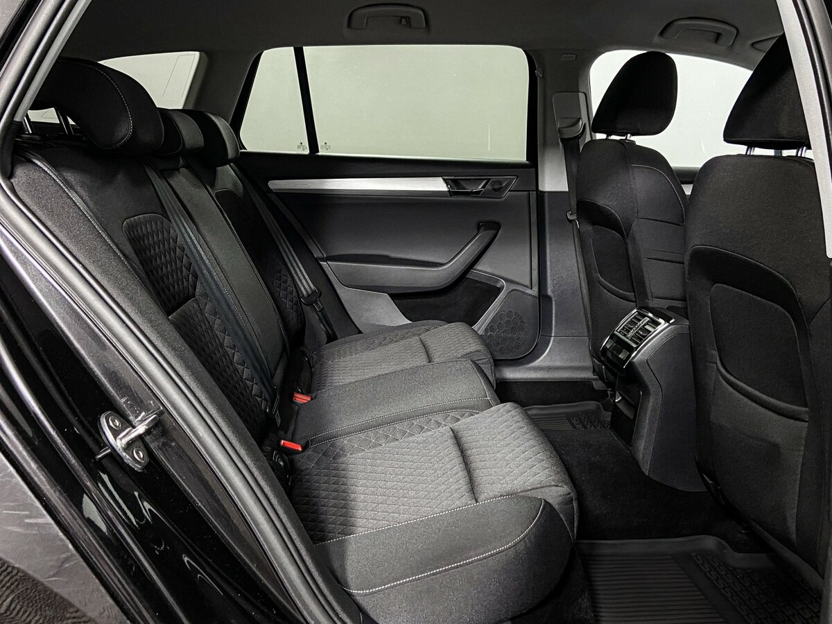 Skoda Superb III Рестайлинг, 2020 Фото №9