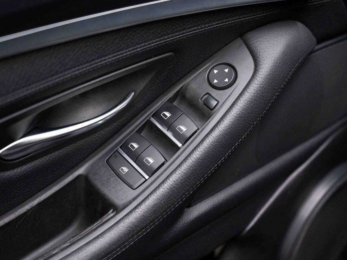 BMW 5 серии 528i, 2012 Фото №18