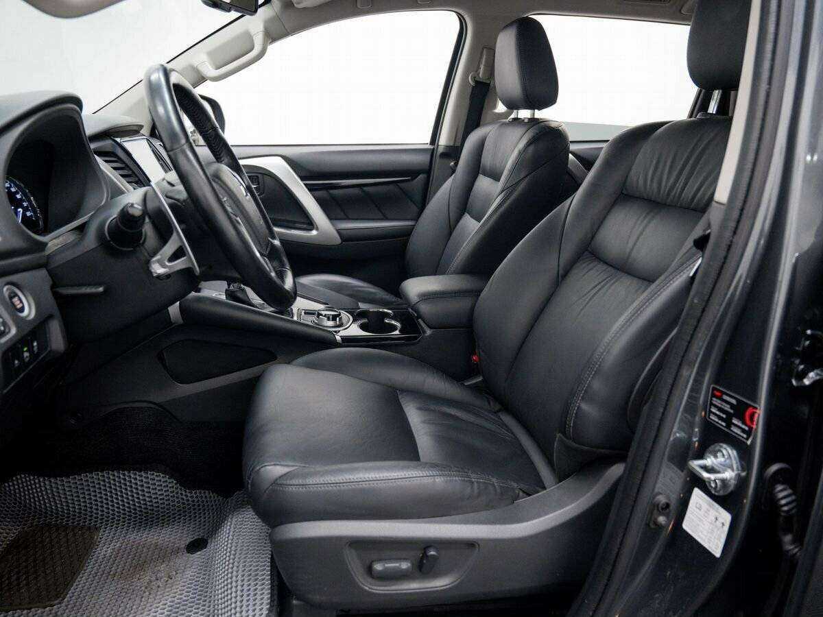 Mitsubishi Pajero Sport, 2018 Фото №9