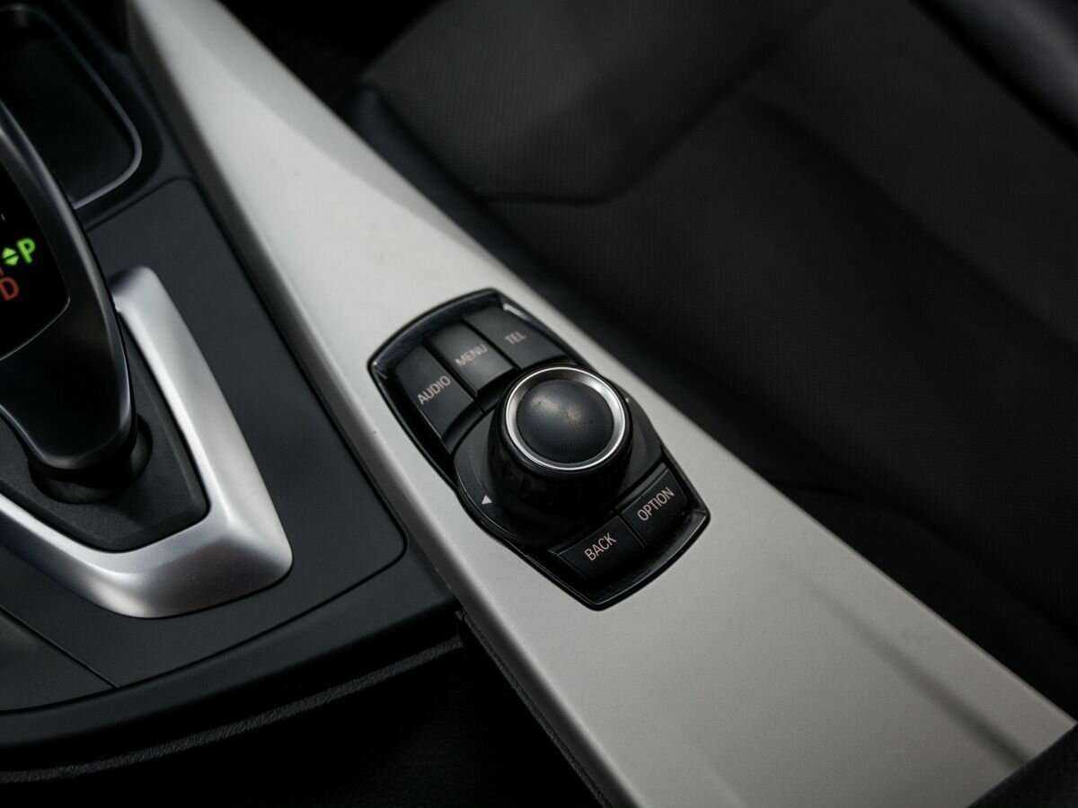 BMW 3 серии 318i, 2016 Фото №19