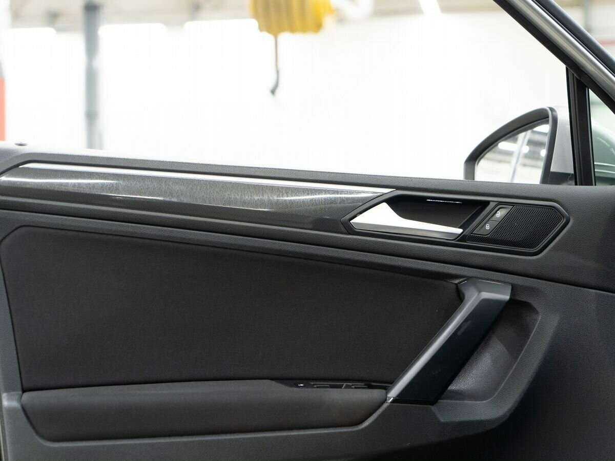 Volkswagen Tiguan, 2019 Фото №15