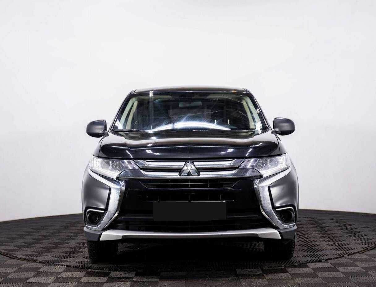Mitsubishi Outlander, 2018 - 151 000 км. | Фото №2