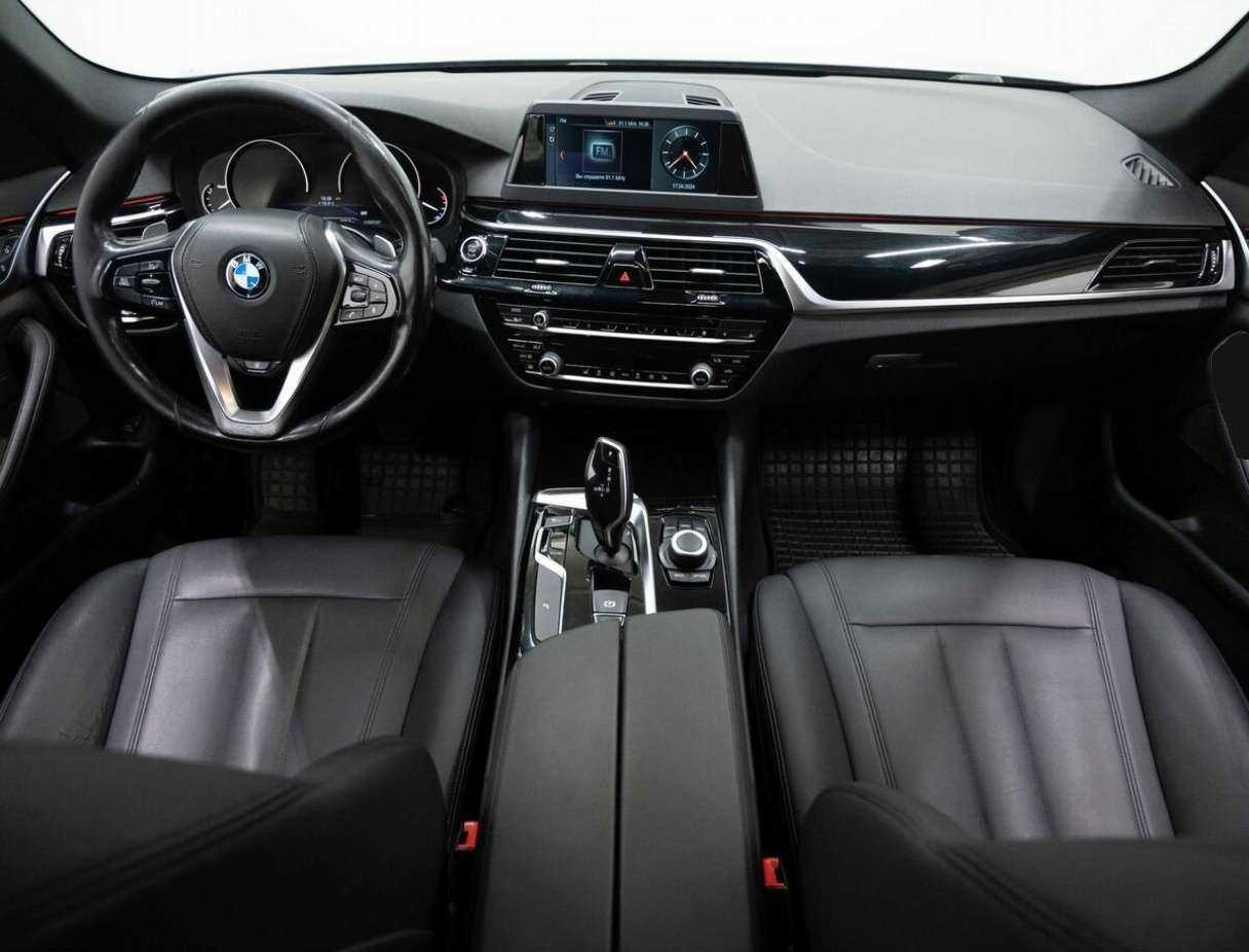 BMW 5 серии 520d xDrive, 2019 Фото №13