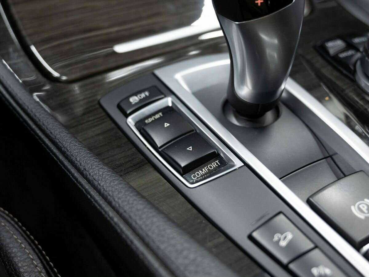 BMW 5 серии 530d xDrive, 2016 Фото №25