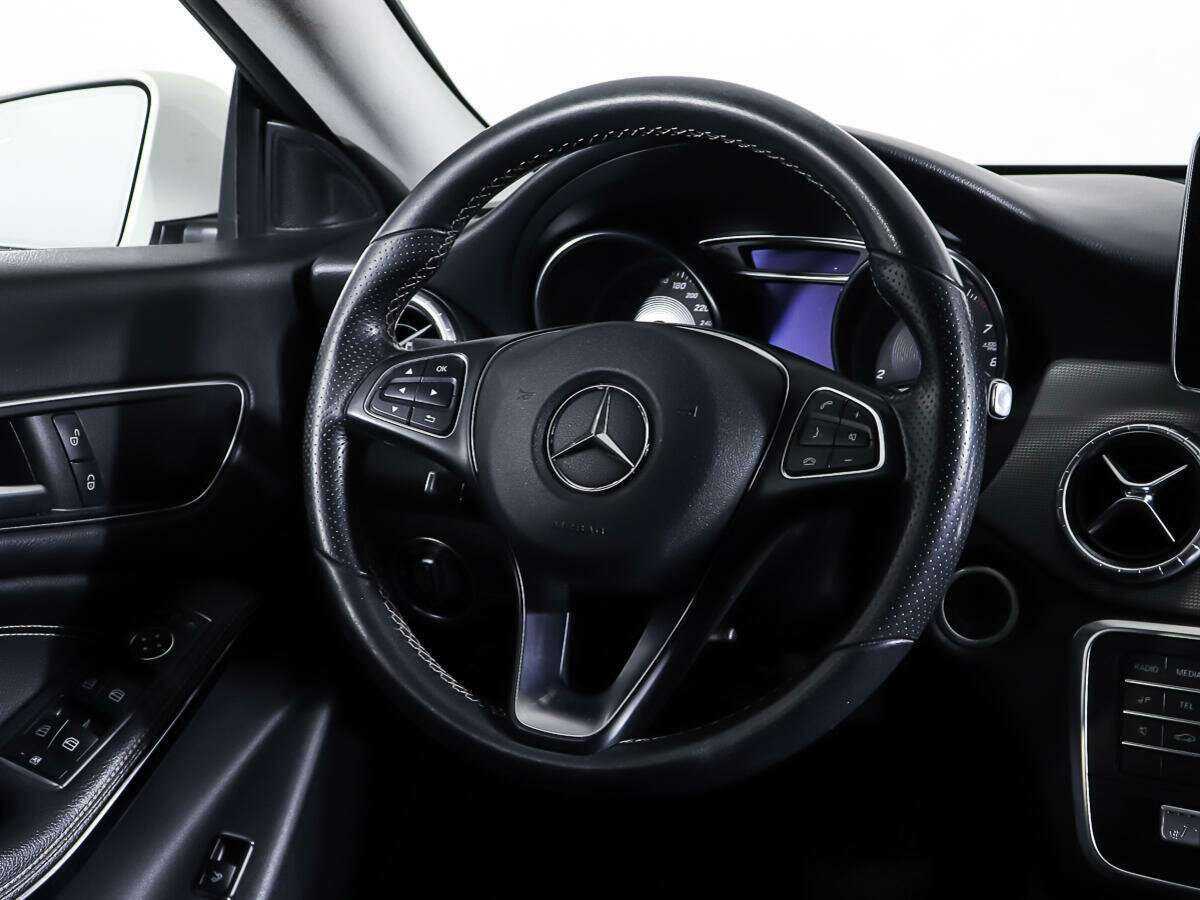 Mercedes-Benz CLA 200, 2016 Фото №15