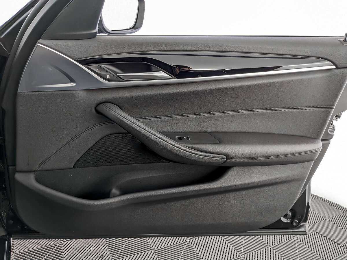 BMW 5 серии 520d, 2018 Фото №20