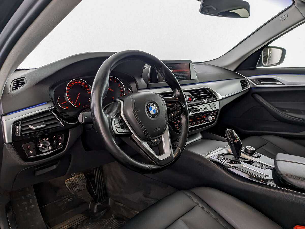 BMW 5 серии 520i, 2018 Фото №14