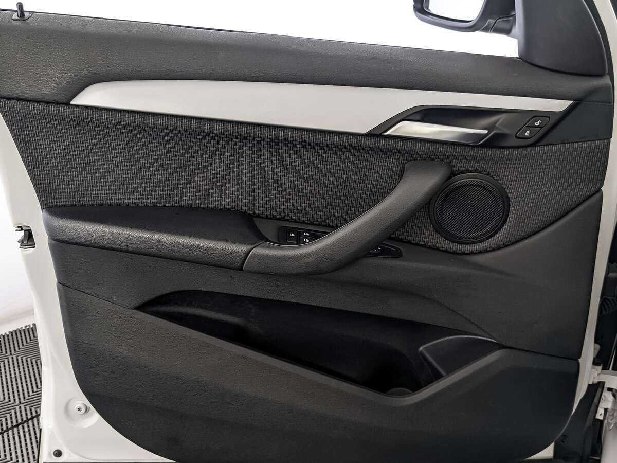 BMW X1 18i sDrive, 2019 Фото №15