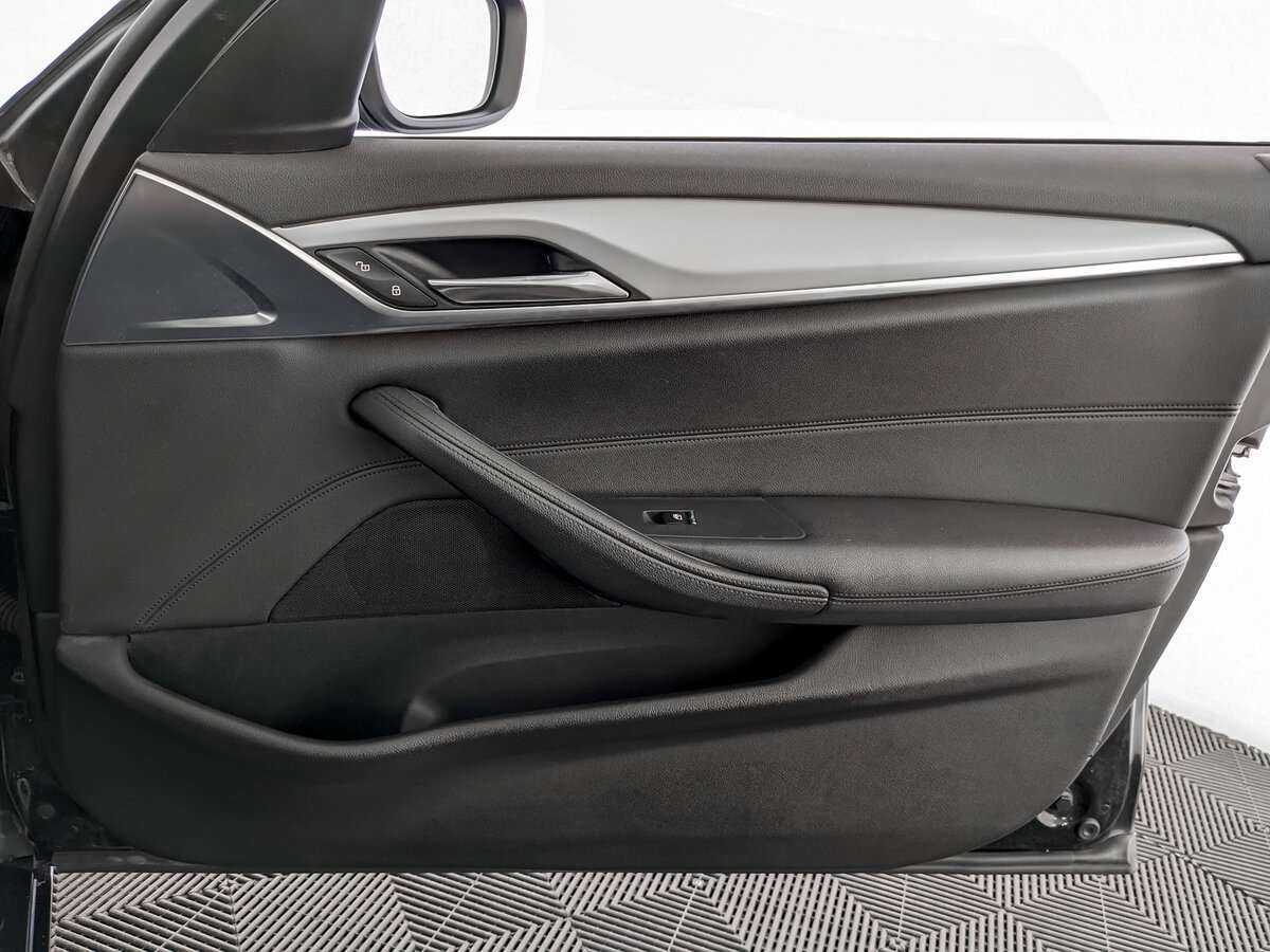 BMW 5 серии 520i, 2018 Фото №22