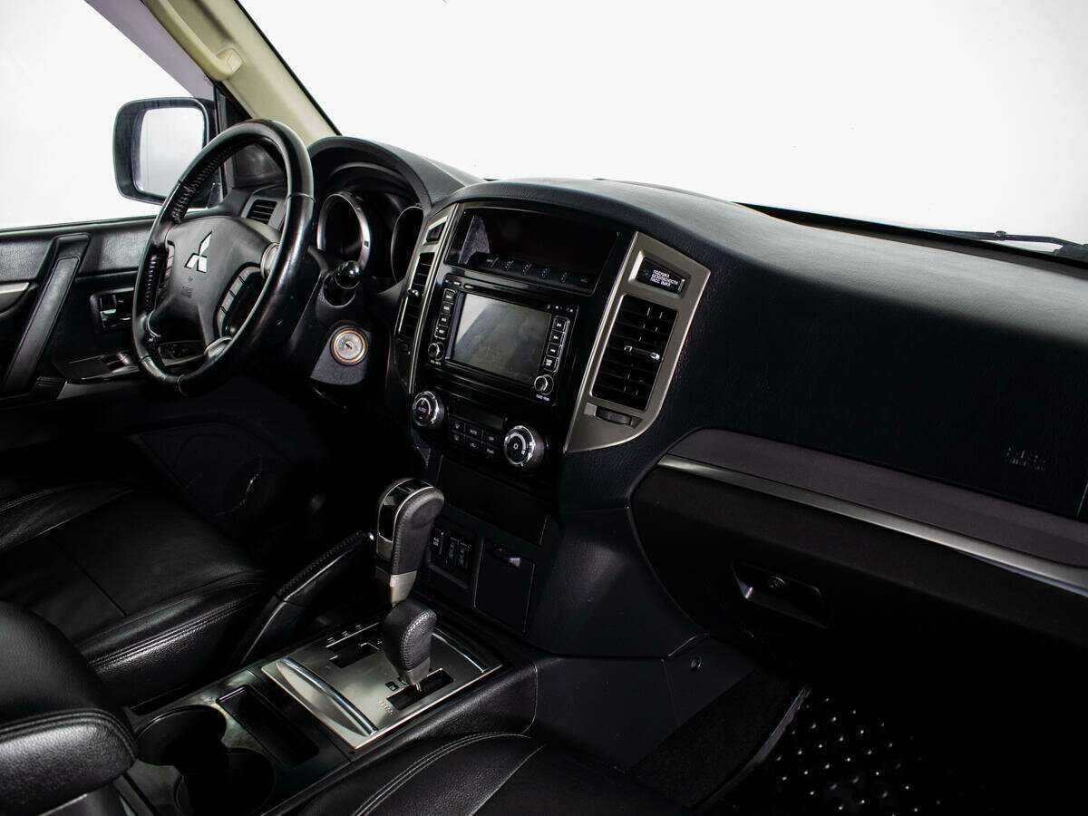 Mitsubishi Pajero, 2015 - 244 530 км. | Фото №6