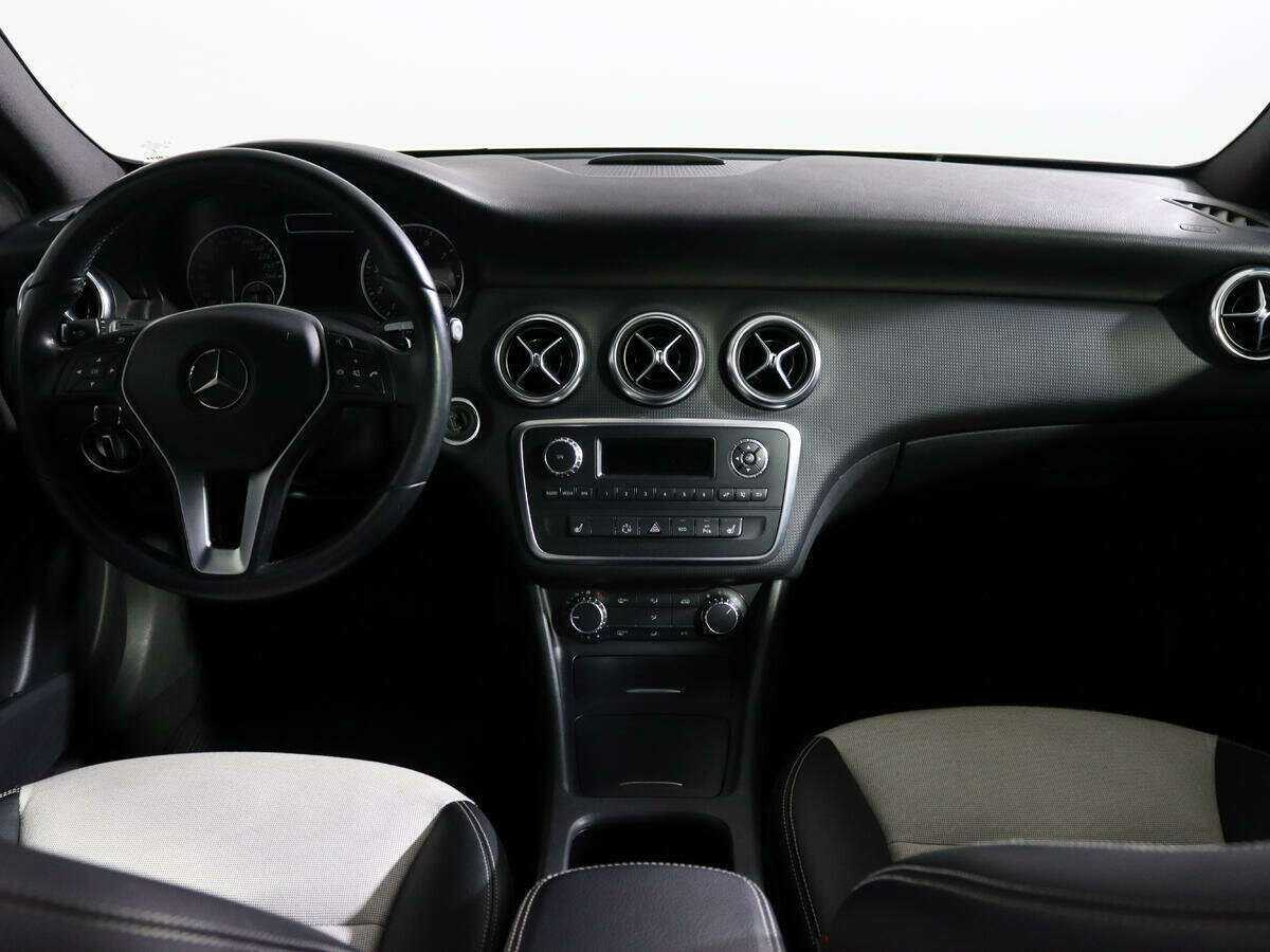 Mercedes-Benz A-Класс 180, 2014 Фото №11