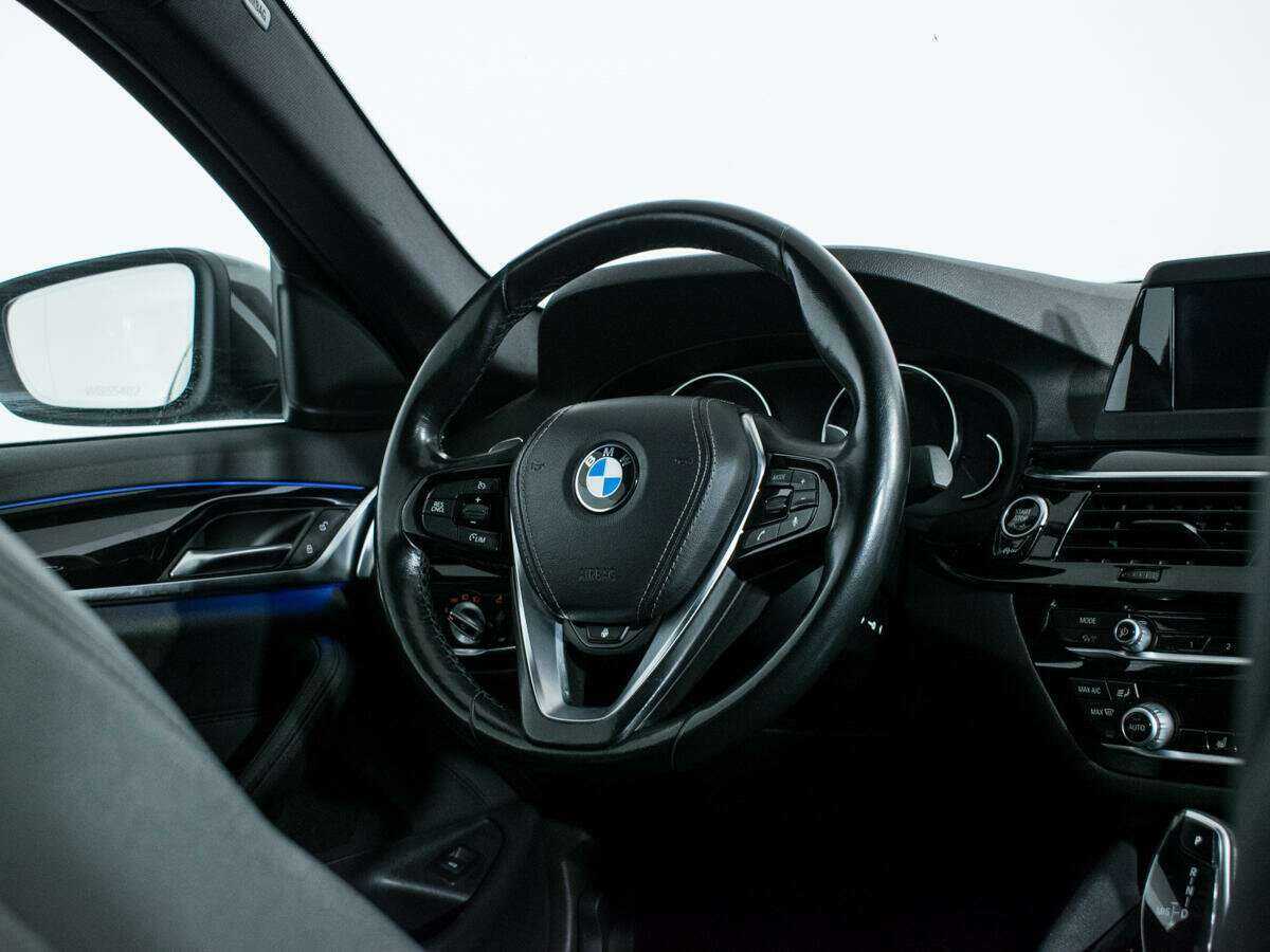 BMW 5 серии 520d xDrive, 2018 Фото №12