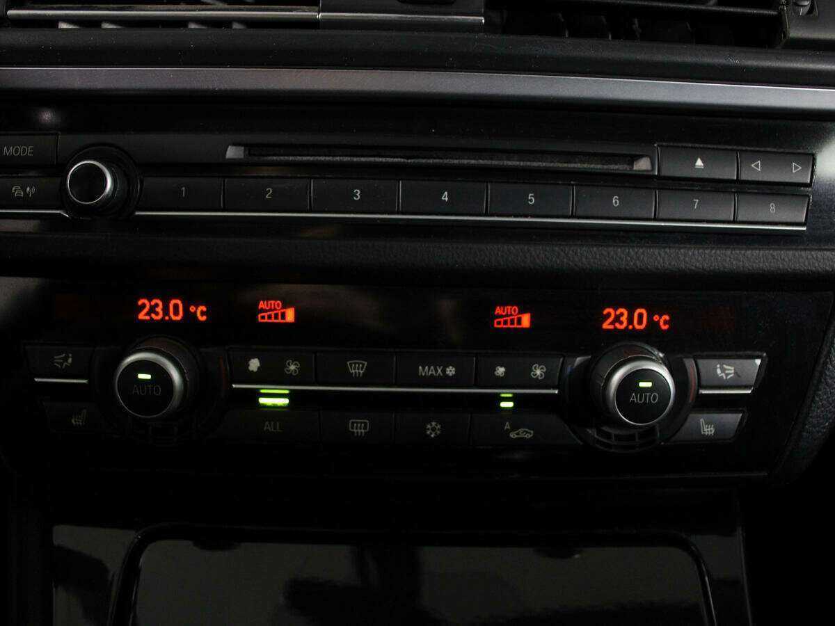 BMW 5 серии 528i xDrive, 2012 Фото №20