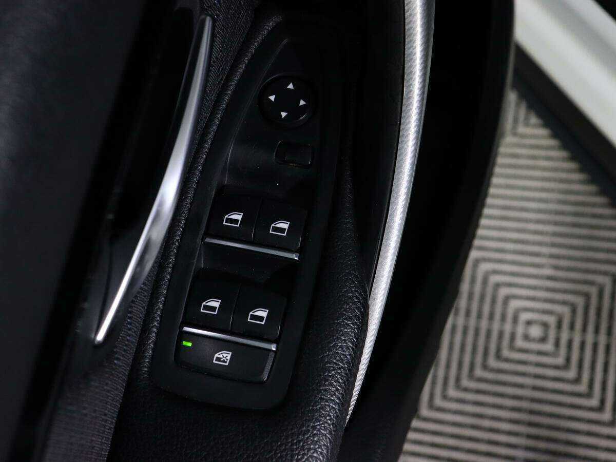 BMW 3 серии 320i xDrive, 2016 Фото №15