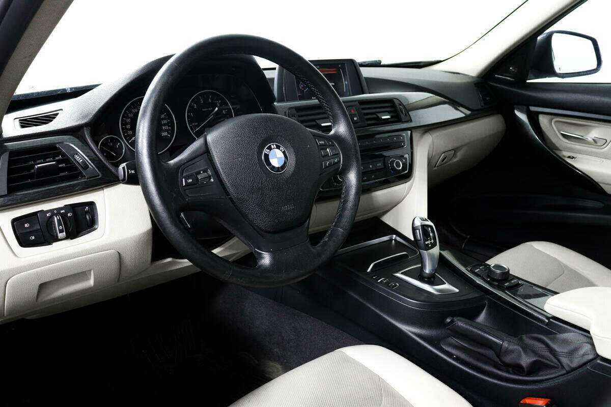 BMW 3 серии 320i, 2016 Фото №13