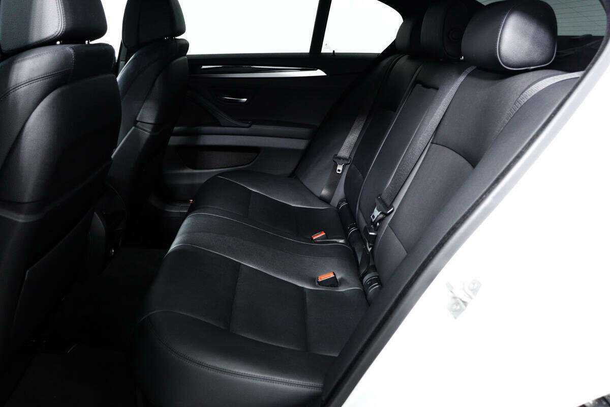 BMW 5 серии 528i xDrive, 2016 Фото №12