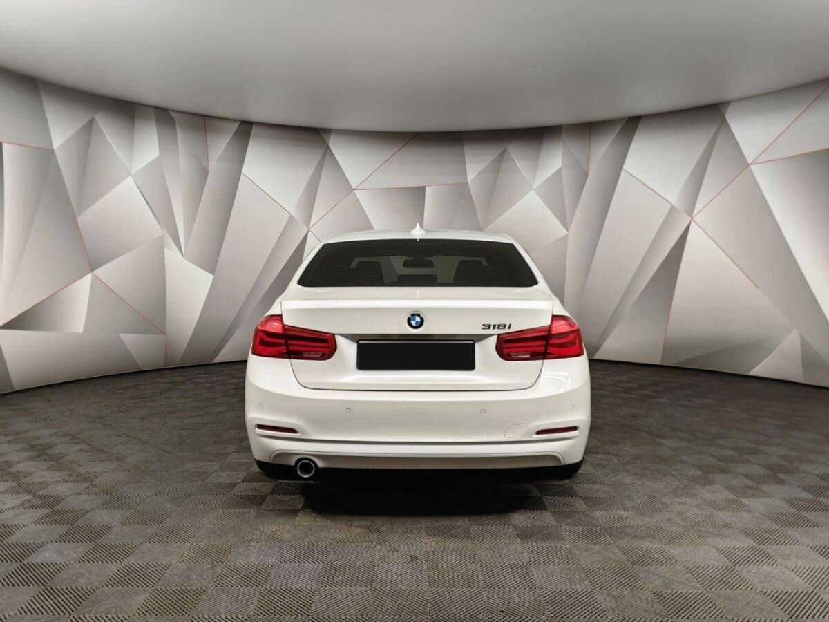 BMW 3 серии 318i, 2018 Фото №8