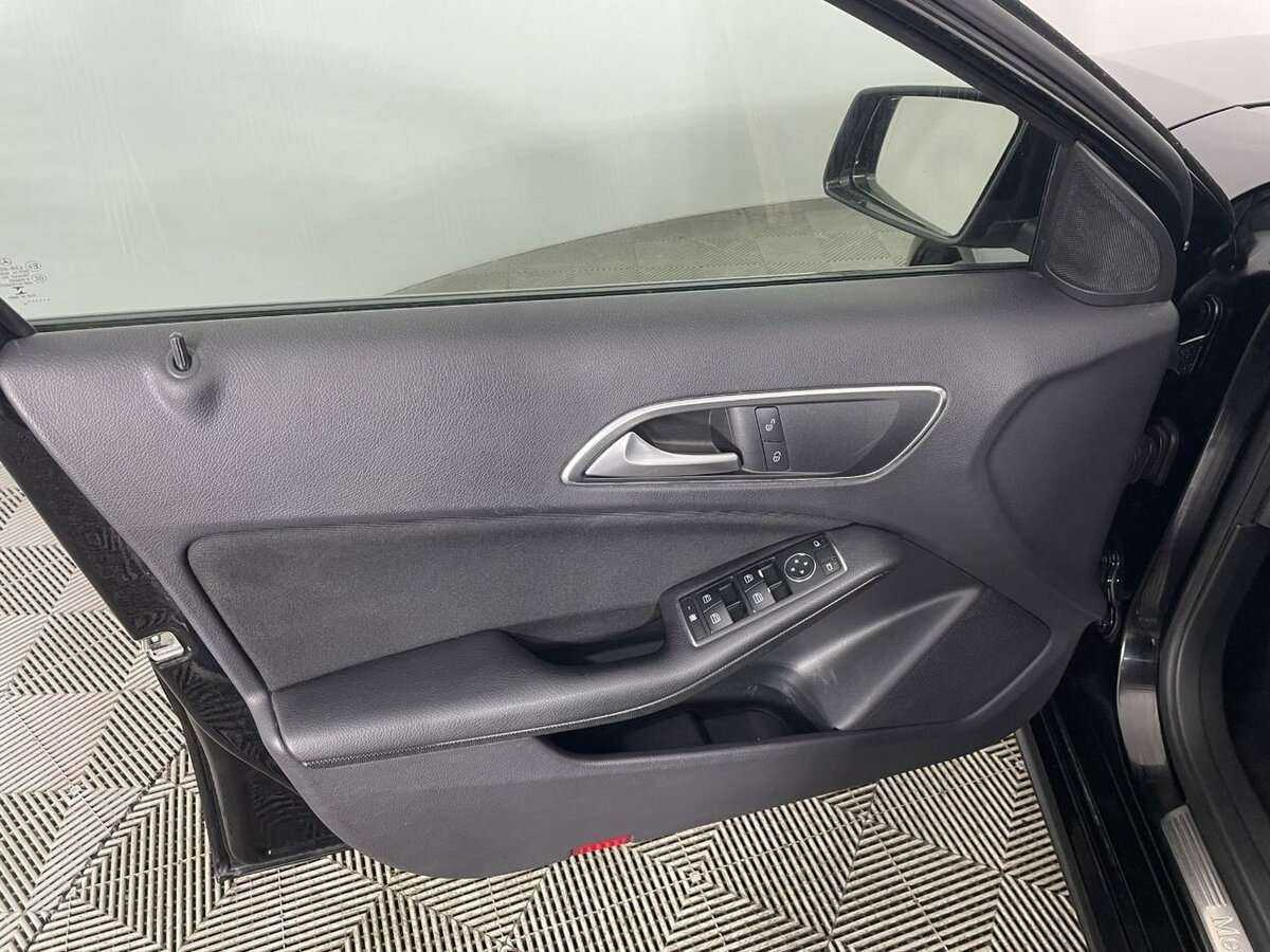 Mercedes-Benz A-Класс 180, 2014 Фото №8