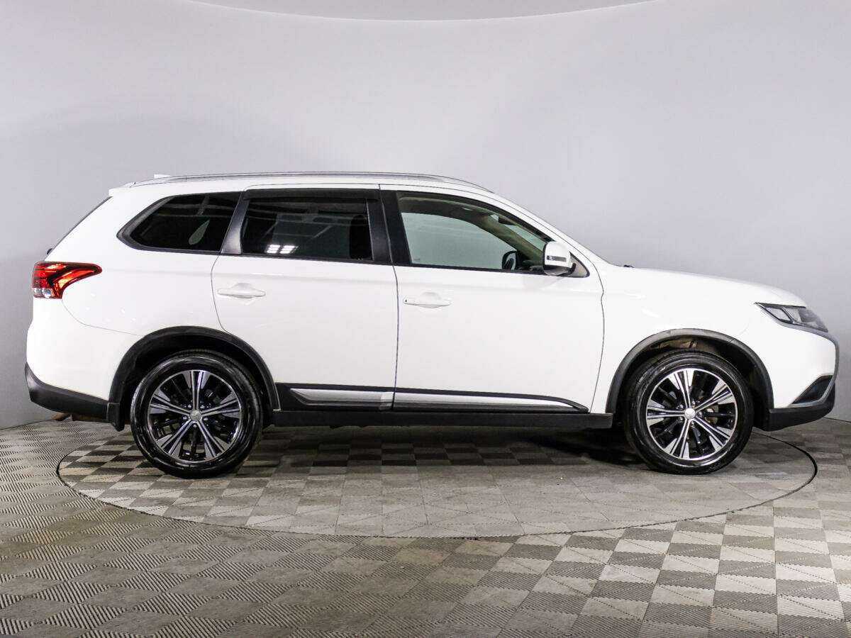 Mitsubishi Outlander, 2019 - 108 009 км. | Фото №4