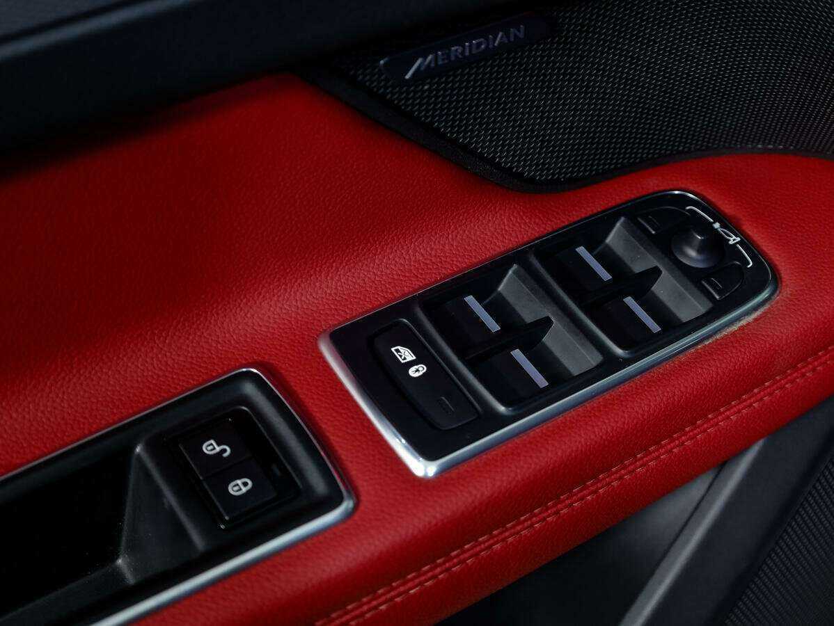 Jaguar XF, 2017 Фото №28