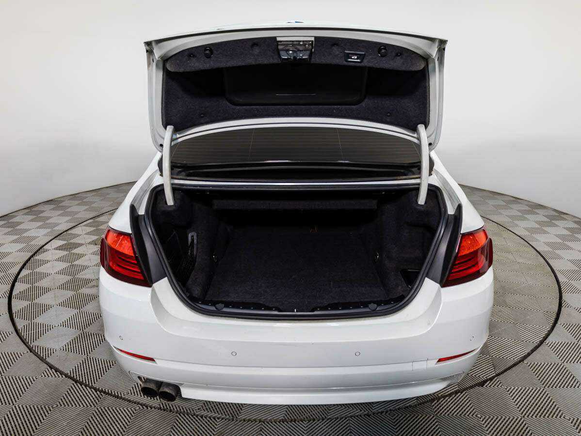BMW 5 серии 525d xDrive, 2012 Фото №16