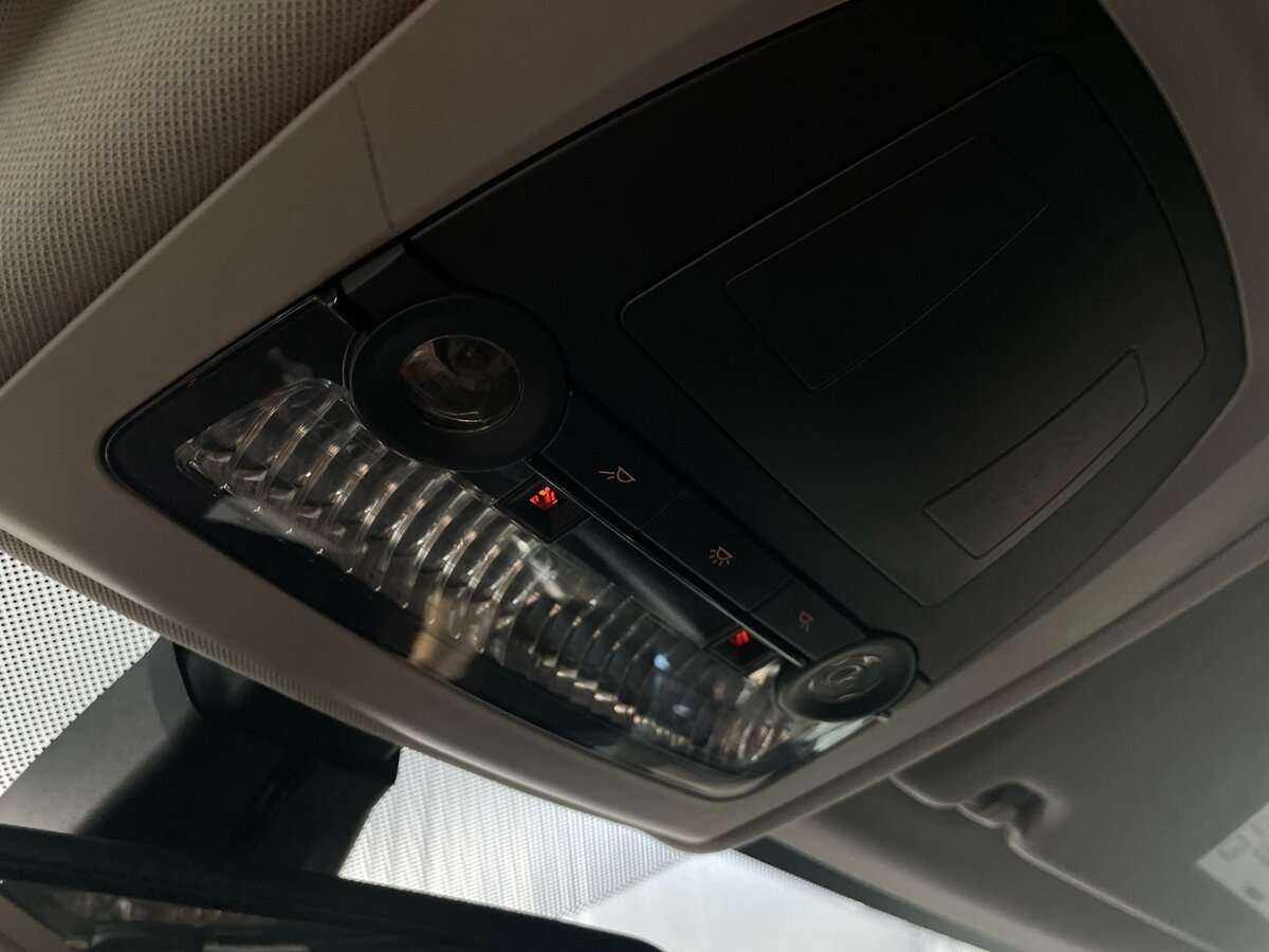 BMW 5 серии 520i, 2012 Фото №17