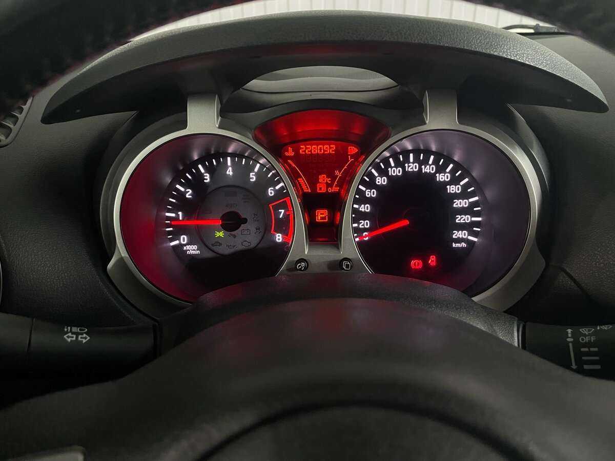 Nissan Juke, 2012 Фото №11