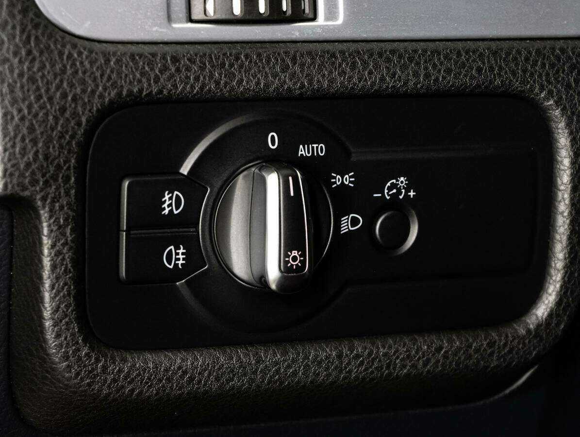 Volkswagen Touareg, 2012 Фото №17