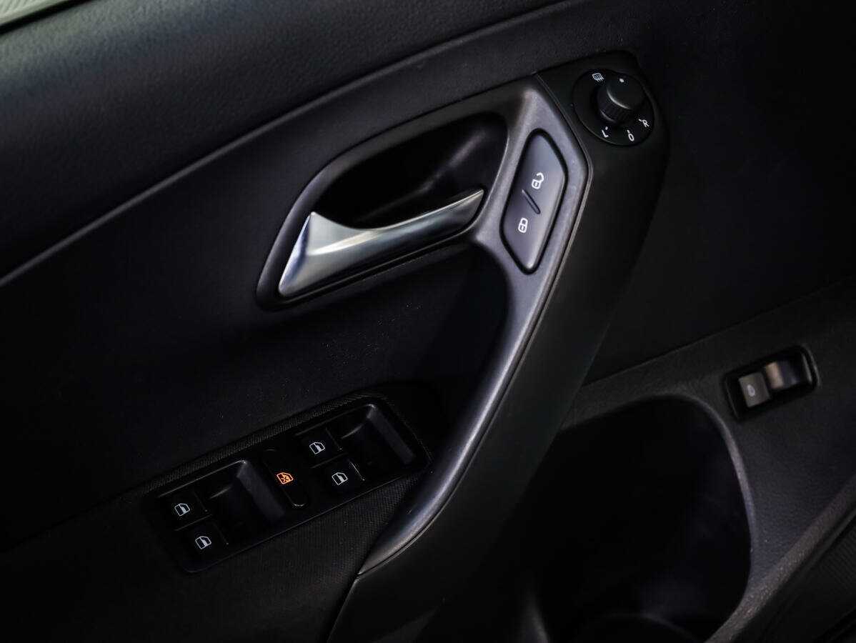 Volkswagen Polo, 2016 Фото №15