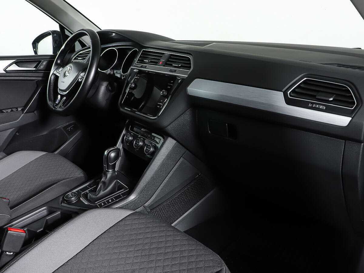Volkswagen Tiguan, 2018 - 130 005 км. | Фото №8