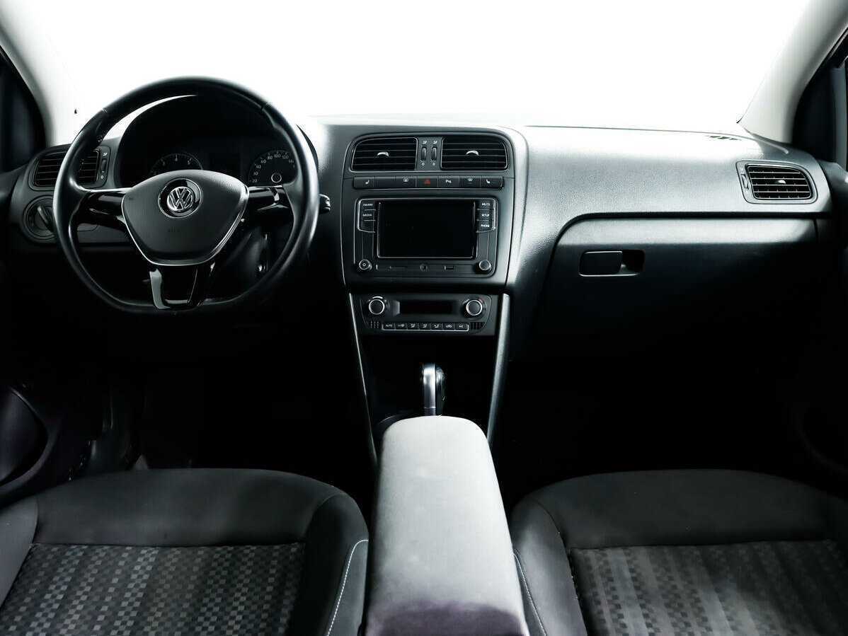 Volkswagen Polo, 2015 Фото №11