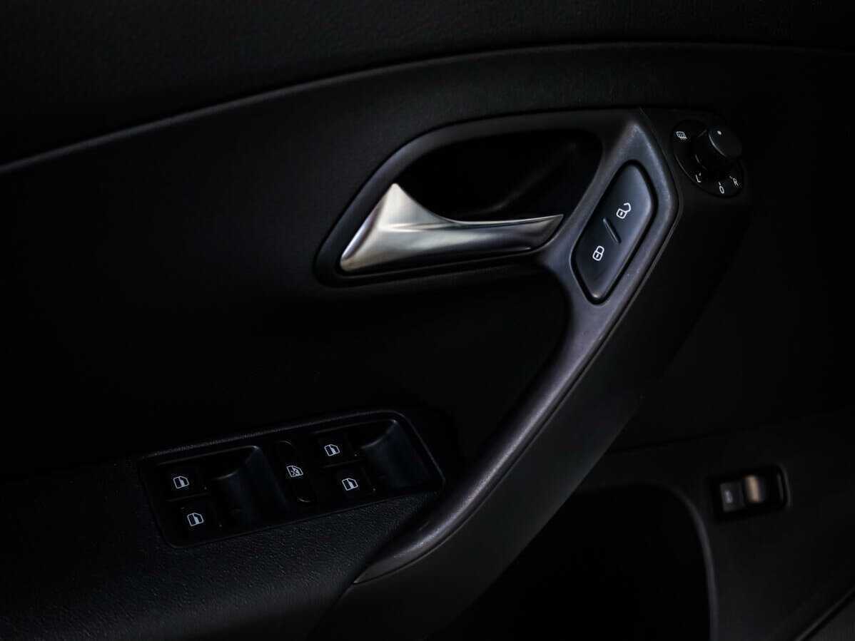 Volkswagen Polo, 2017 Фото №16