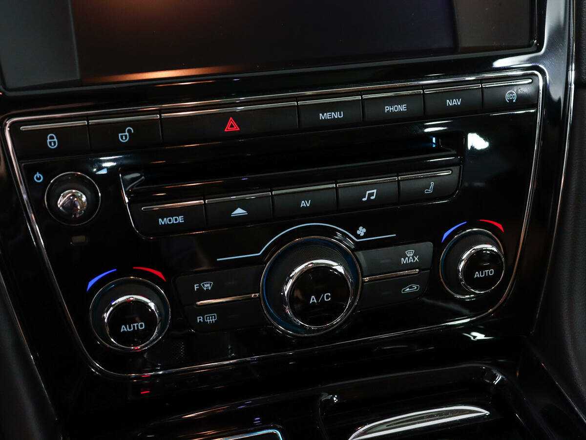 Jaguar XJ, 2014 Фото №30