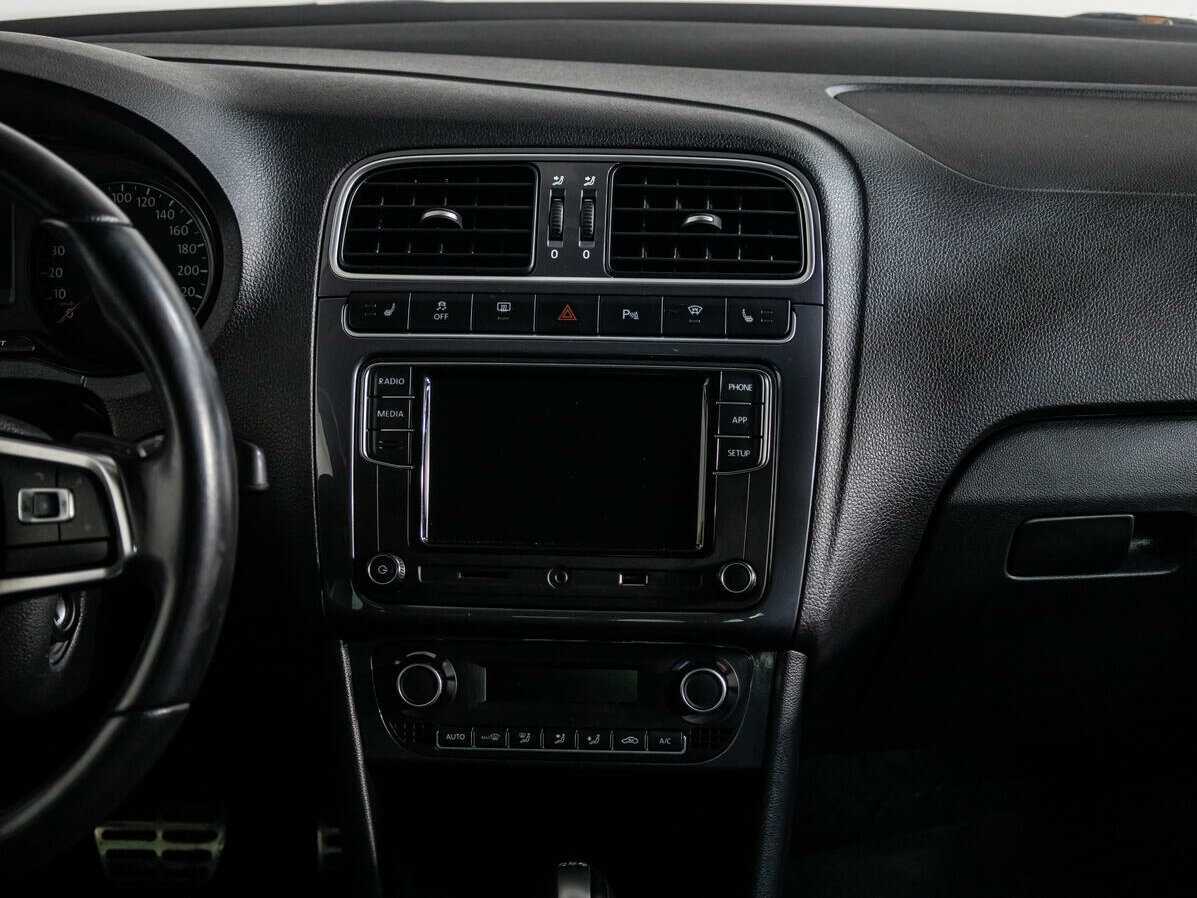 Volkswagen Polo, 2018 Фото №14