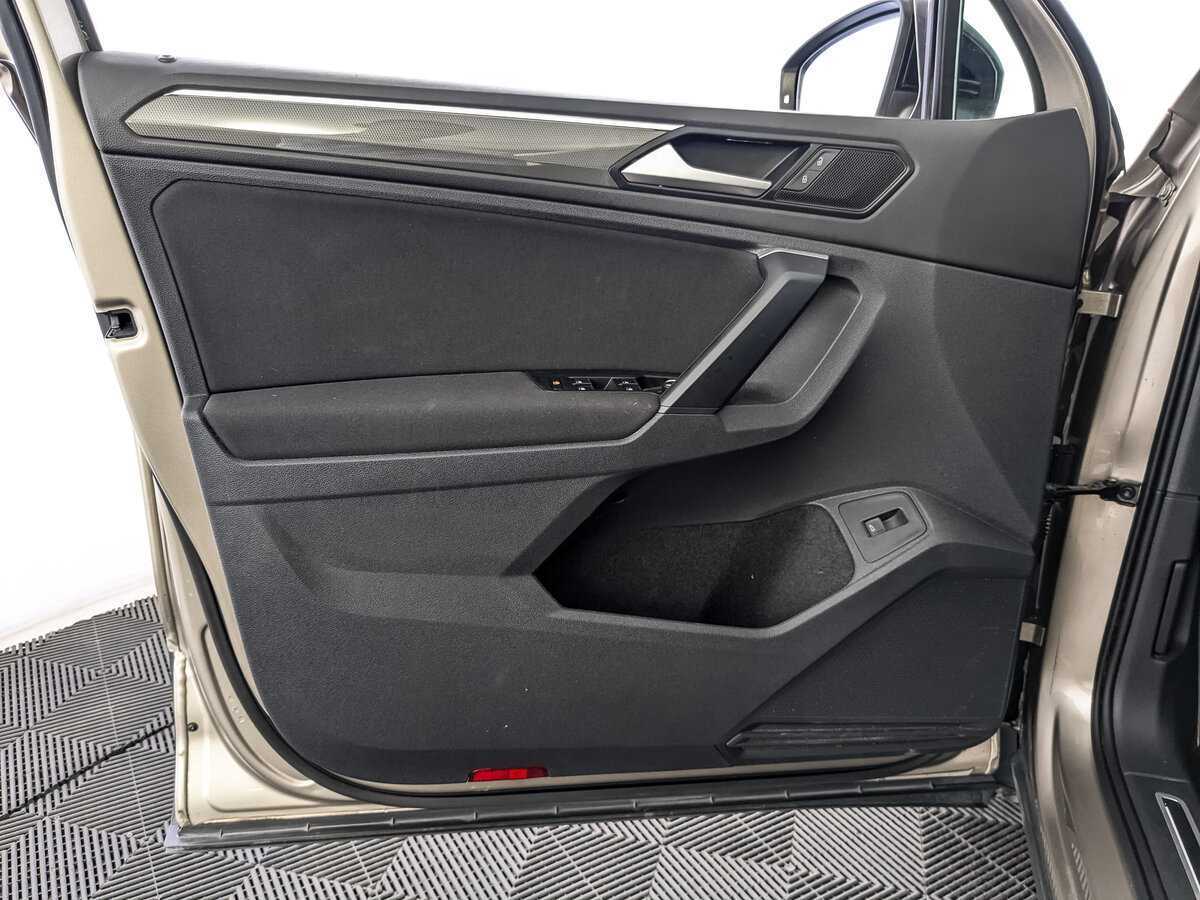 Volkswagen Tiguan, 2019 Фото №15