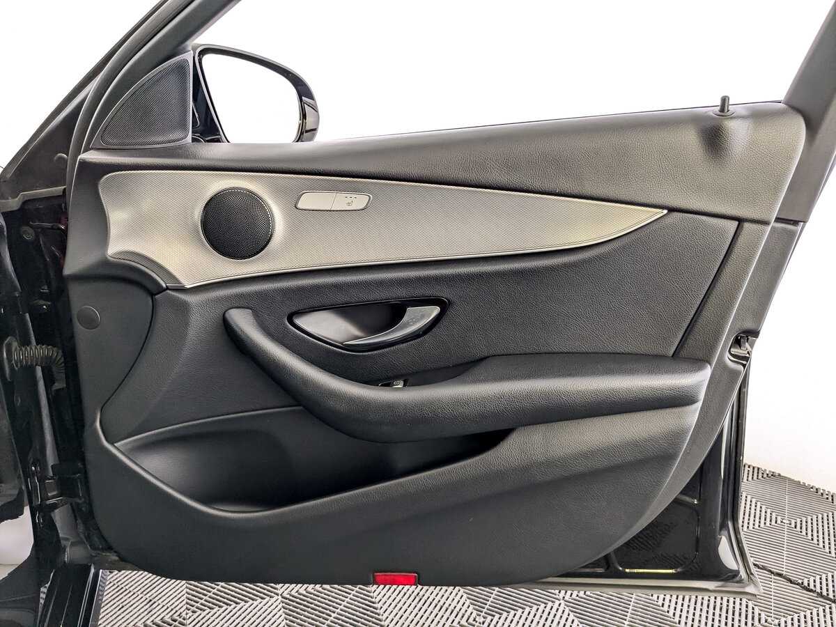 Mercedes-Benz E-Класс 200, 2018 Фото №21