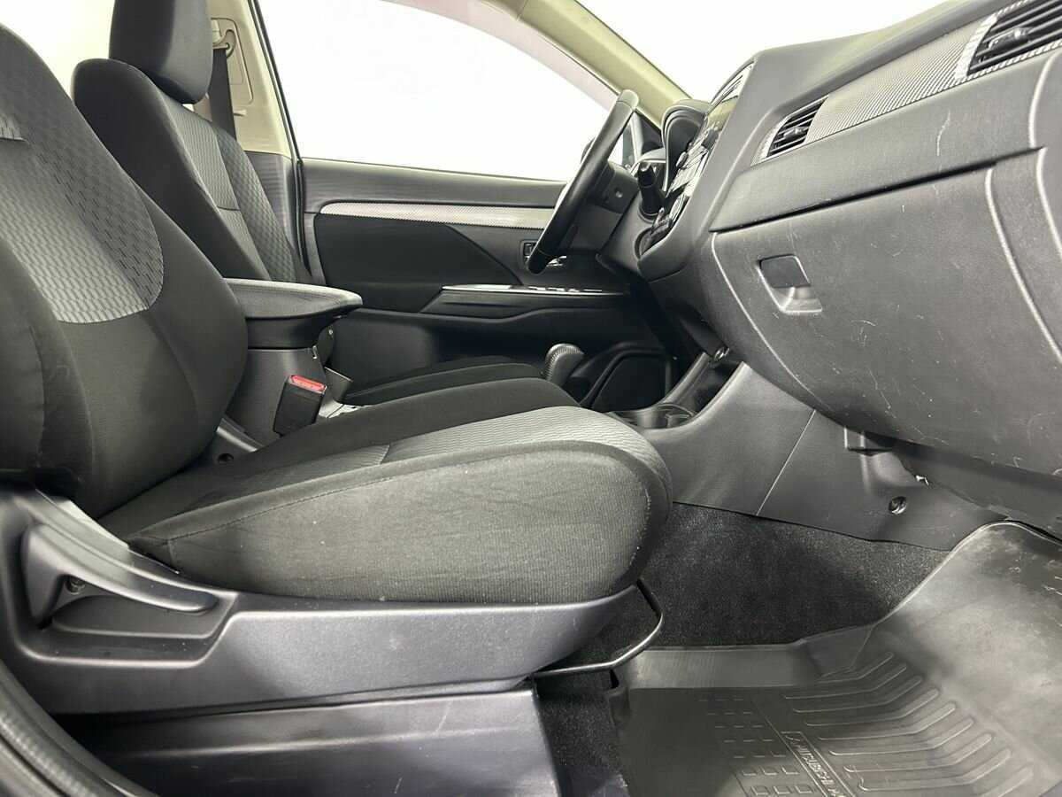 Mitsubishi Outlander, 2015 Фото №13