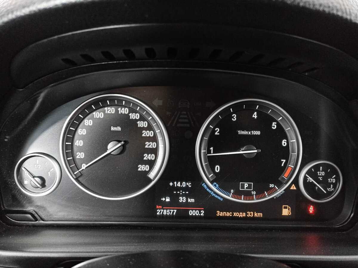 BMW 5 серии 528i xDrive, 2012 Фото №9