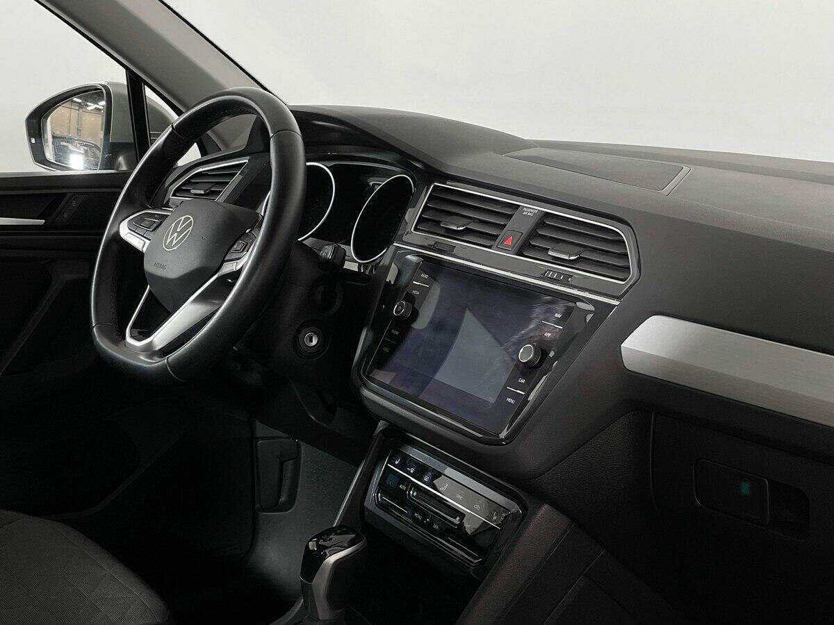 Volkswagen Tiguan, 2021 Фото №9