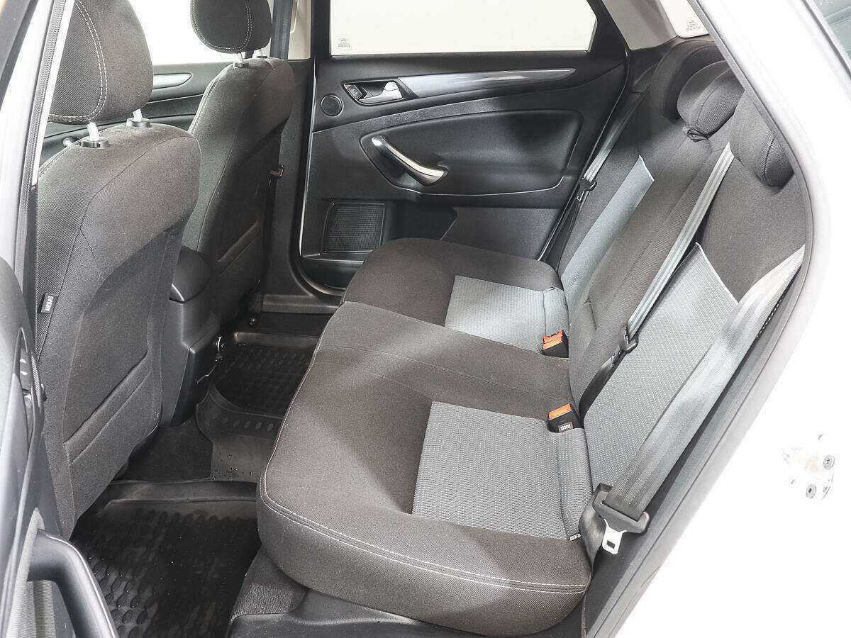 Ford Mondeo, 2013 Фото №10