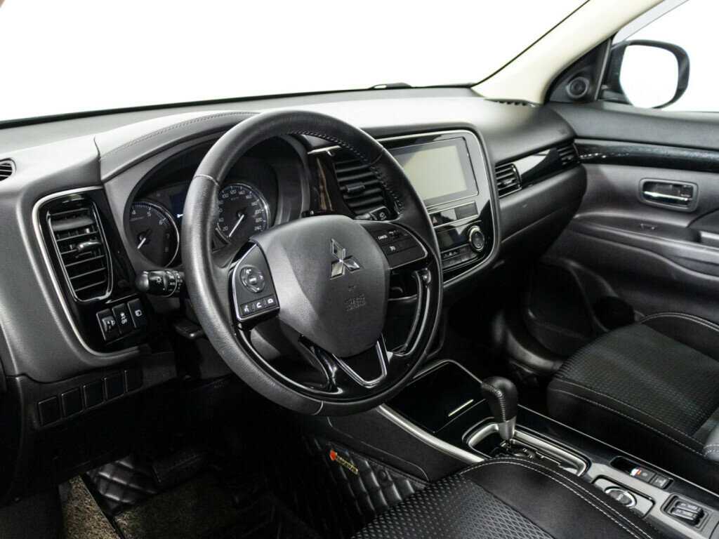 Mitsubishi Outlander, 2019 - 113 848 км. | Фото №8