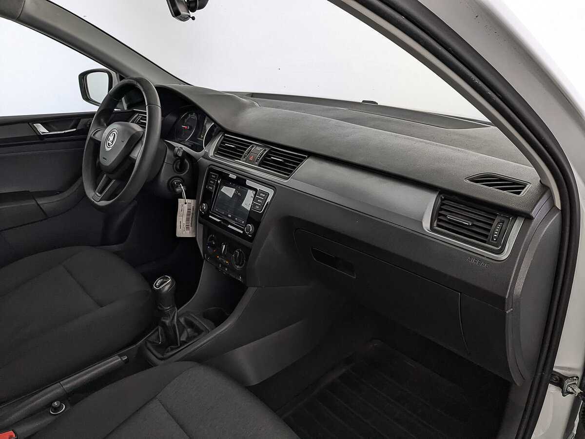 Skoda Rapid, 2017 Фото №12