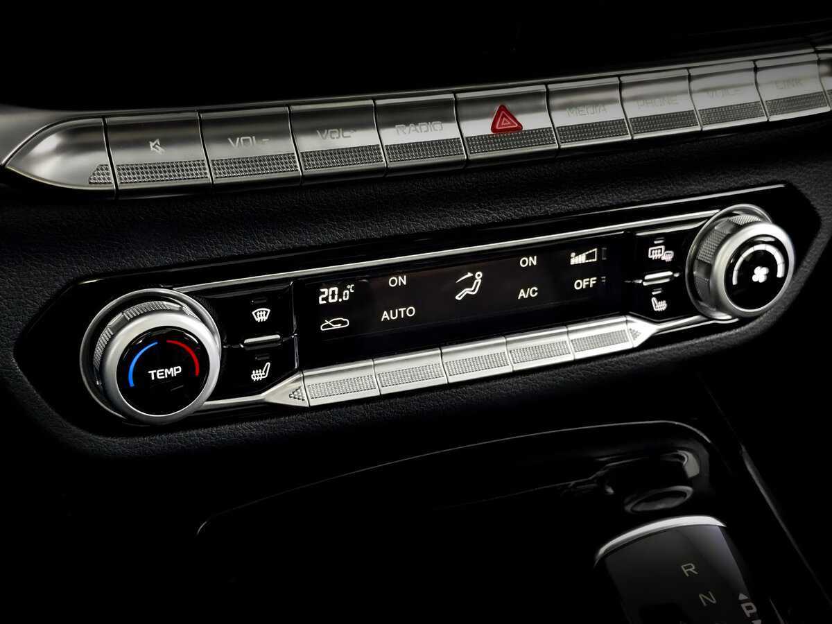 FAW Bestune T77, 2022 Фото №25