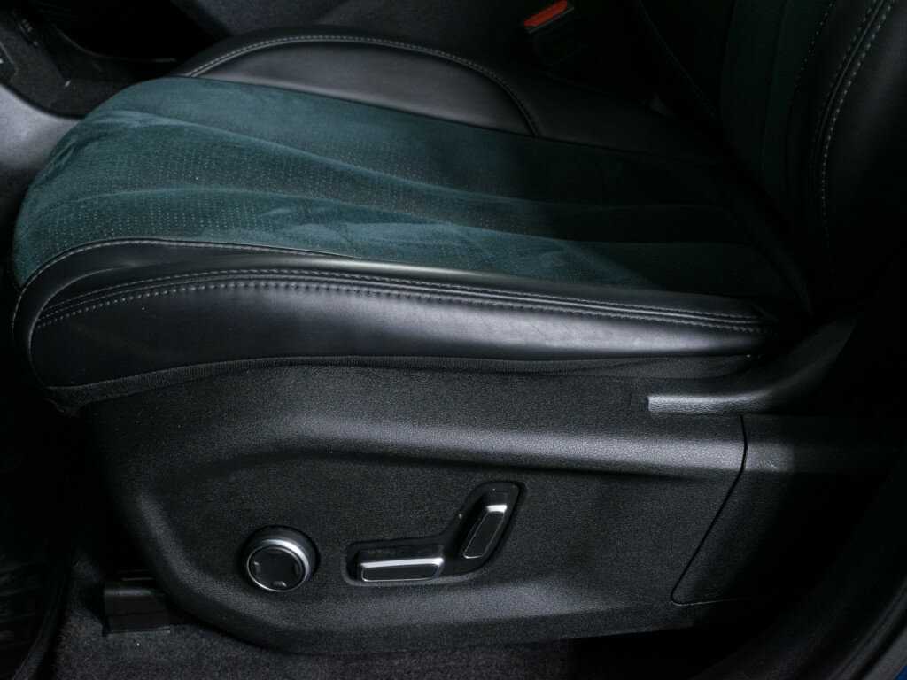 Geely Monjaro, 2022 Фото №13