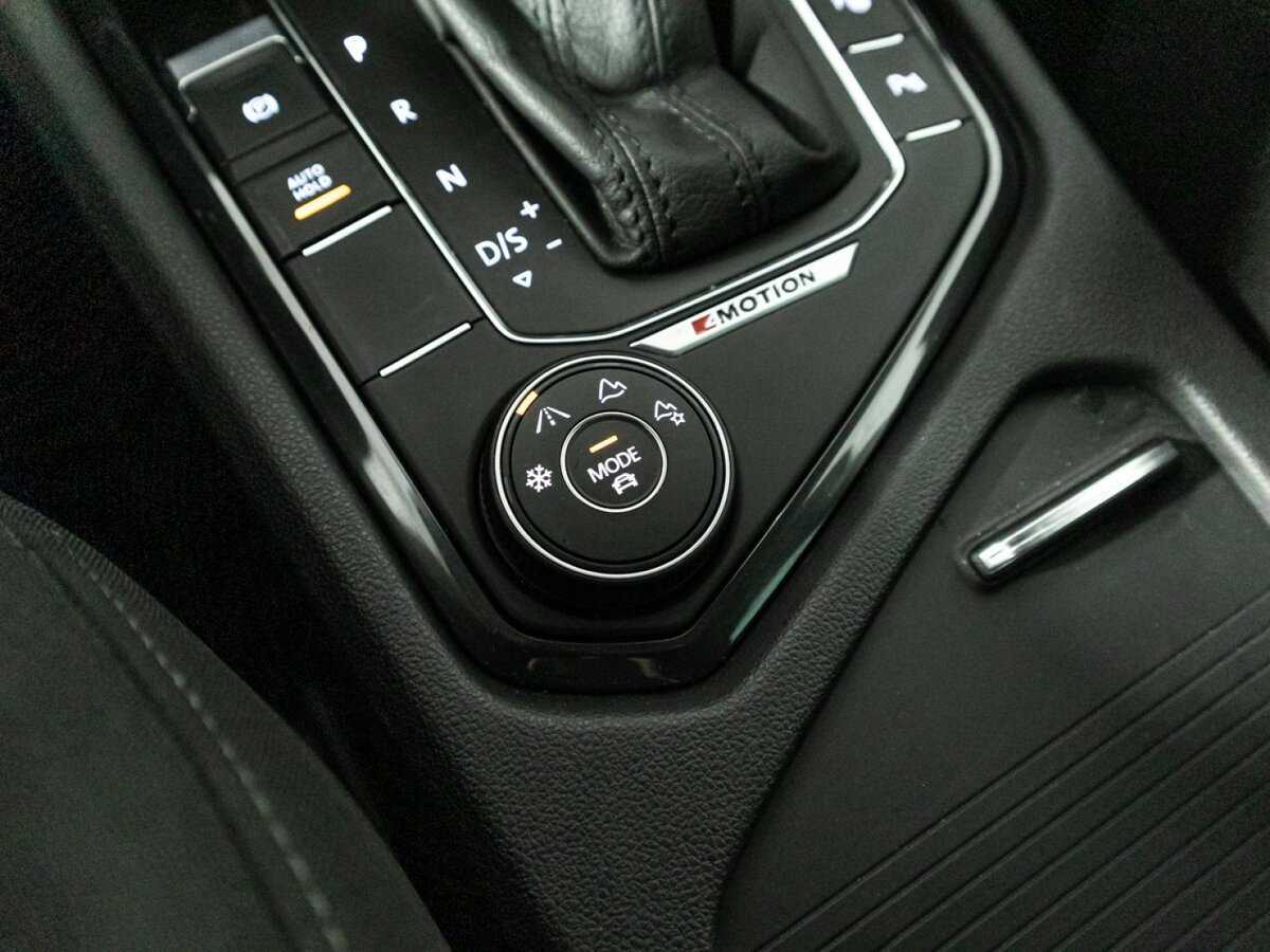 Volkswagen Tiguan, 2019 Фото №18