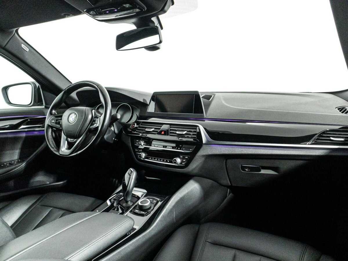 BMW 5 серии 520i, 2018 Фото №9
