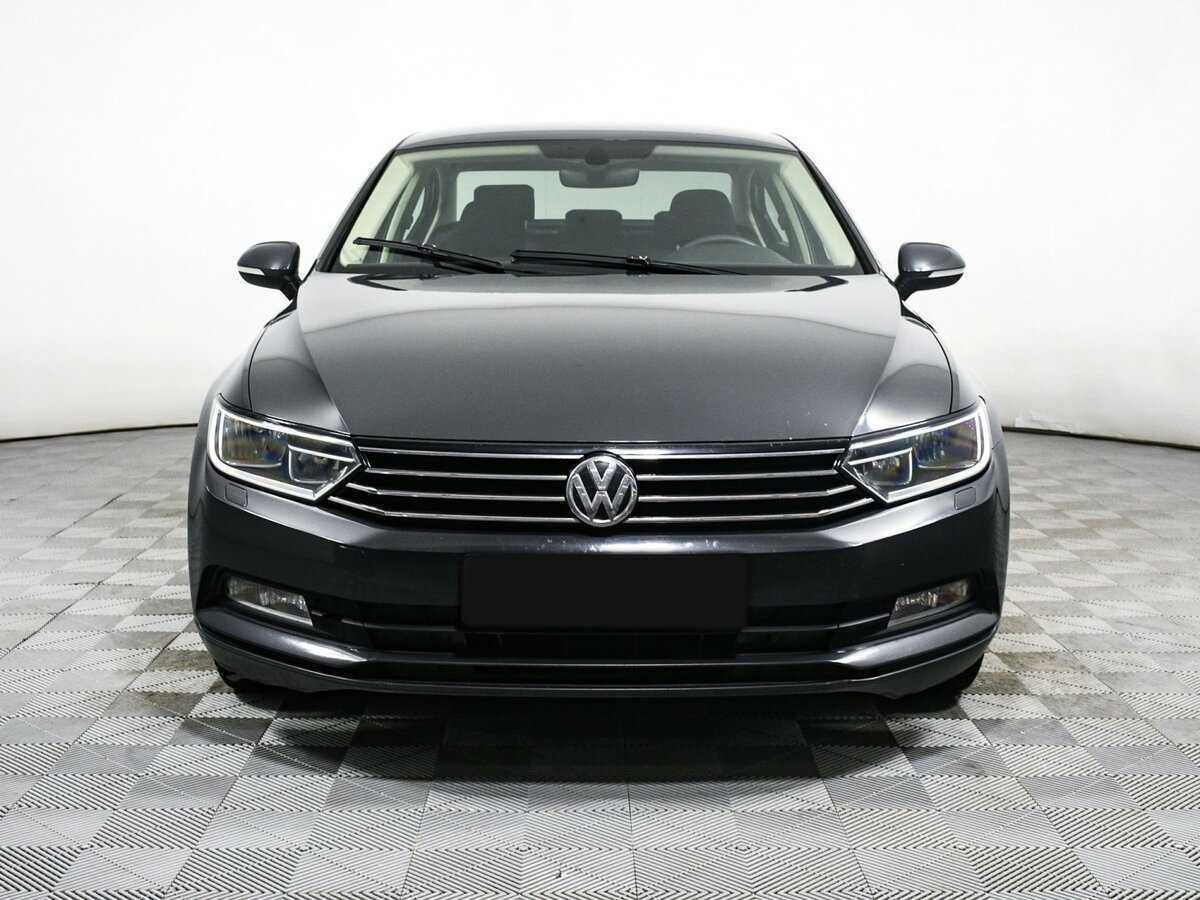 Volkswagen Passat, 2017 - 142 000 км. | Фото №2