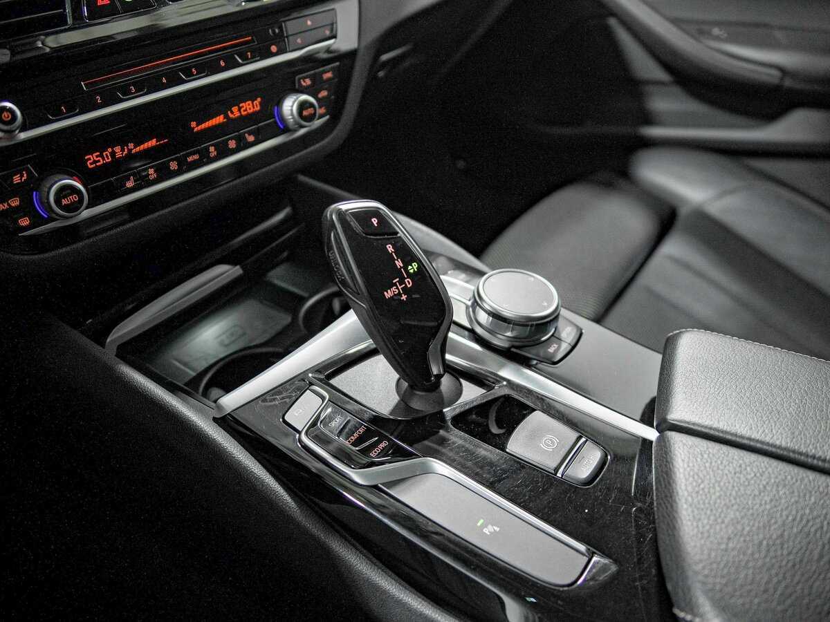 BMW 5 серии 520d xDrive, 2018 Фото №14