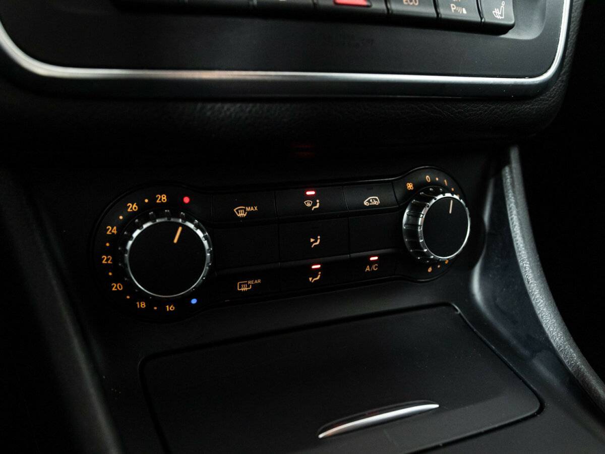 Mercedes-Benz CLA 200, 2014 Фото №18